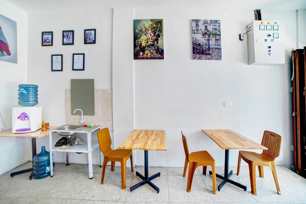 Oyo 91211 Mega Comfort Guest House 메단 외부 사진