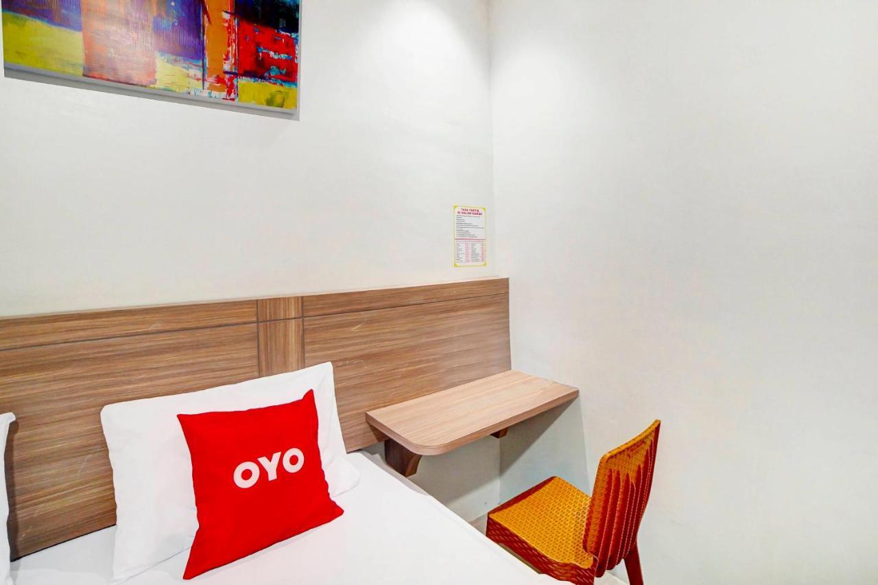 Oyo 91211 Mega Comfort Guest House 메단 외부 사진